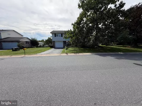 608 Beach St, Reading, PA 19605