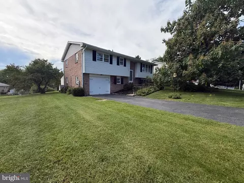 608 Beach St, Reading, PA 19605