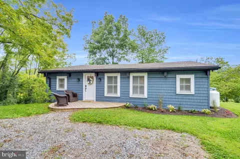 470 N Shore Dr, Lenhartsville, PA 19534