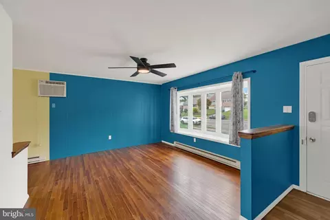 Living - 1518 Commonwealth Blvd, Reading, PA 19607 photo 1 of 2