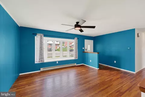 Living - 1518 Commonwealth Blvd, Reading, PA 19607 photo 2 of 2