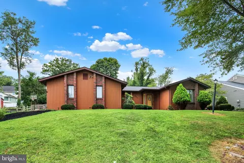 107 Deborah Dr, Wyomissing, PA 19610