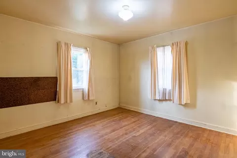 Bedroom - 1435 Fayette Ave, Reading, PA 19607 photo 2 of 2