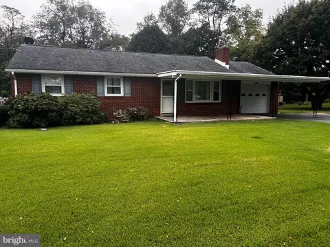 109 Cascades Ln, Leesport, PA 19533