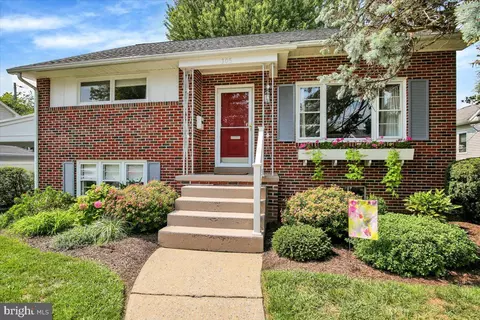 Exterior - 305 Marshall Dr, Reading, PA 19607 photo 2 of 9