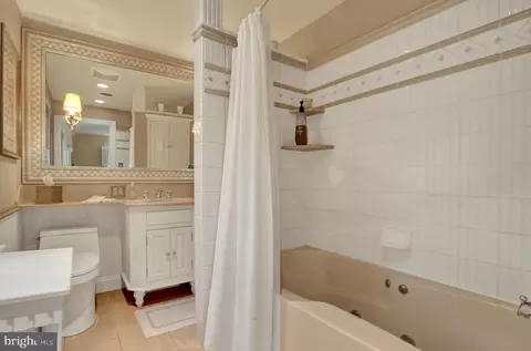 Bath - 109 E 36th St, Reading, PA 19606 photo 2 of 4