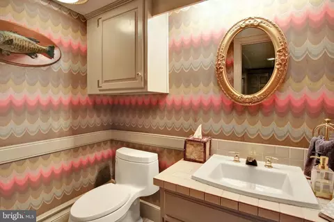 Bath - 109 E 36th St, Reading, PA 19606 photo 3 of 4
