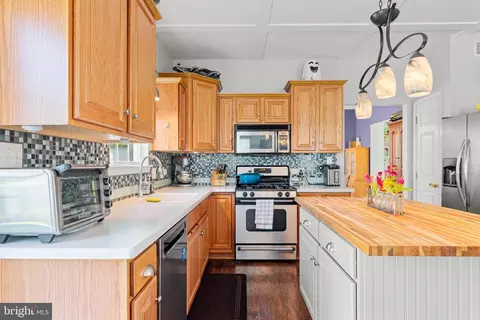 Kitchen - 205 E Clearview Dr, Sinking Spring, PA 19608 photo 1 of 6