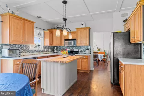 Kitchen - 205 E Clearview Dr, Sinking Spring, PA 19608 photo 3 of 6