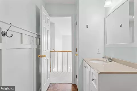 Entry Way - 205 E Clearview Dr, Sinking Spring, PA 19608 photo 6 of 9