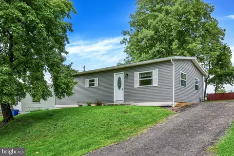 1257 Dauphin Pl, Birdsboro, PA 19508