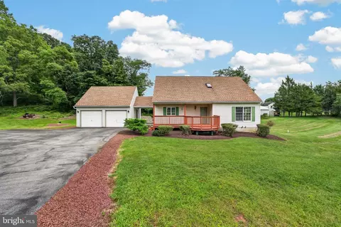 5039 Valley View Rd, Mohnton, PA 19540