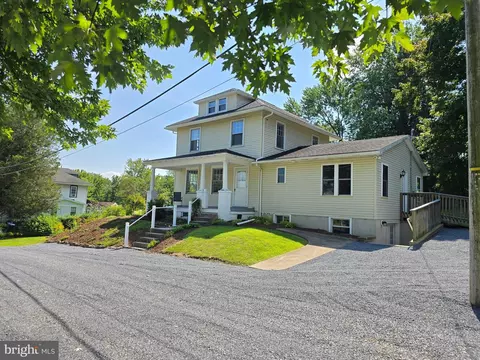26 Clayton Ave, Hamburg, PA 19526
