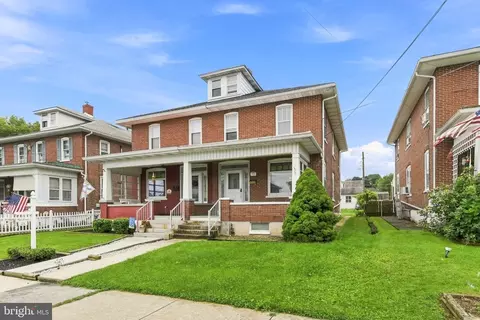 114 E Smith St, Topton, PA 19562