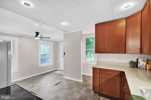 Entry Way - 36 S Miller St, Reading, PA 19607 photo 1 of 6