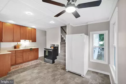 Entry Way - 36 S Miller St, Reading, PA 19607 photo 4 of 6