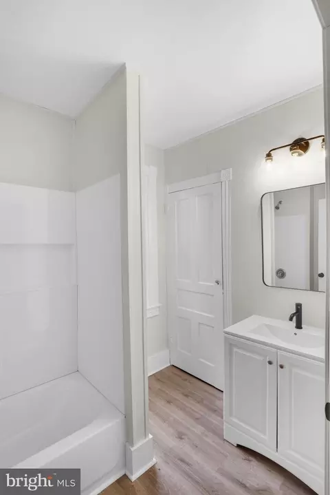 Bath - 36 S Miller St, Reading, PA 19607 photo 4 of 4