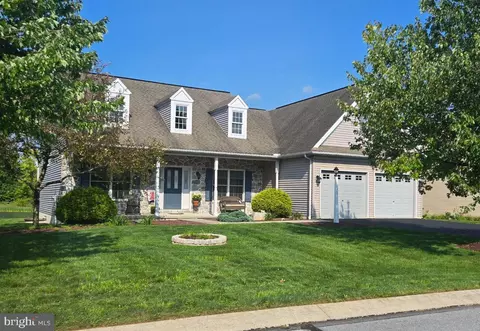 171 Copper Beech Ln, Womelsdorf, PA 19567