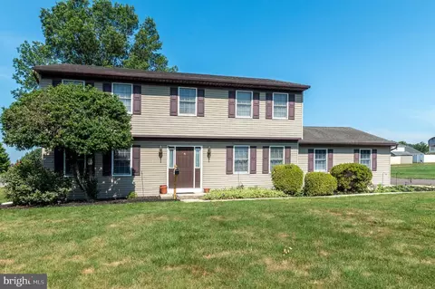 110 Old Airport Rd, Douglassville, PA 19518