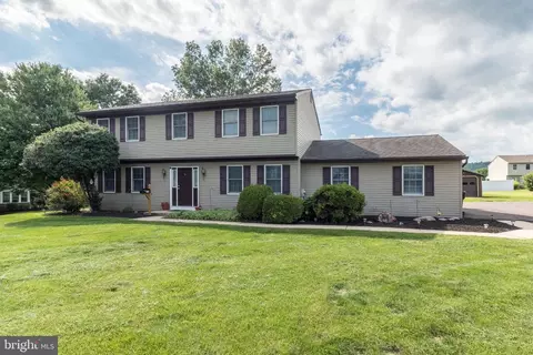 110 Old Airport Rd, Douglassville, PA 19518