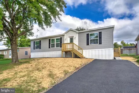 1253 Dauphin Rd, Birdsboro, PA 19508