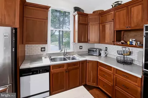 Kitchen - 83 Flint Ridge Dr, Reading, PA 19607 photo 3 of 3