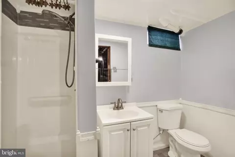 Bath - 119 Pennwyn Pl, Reading, PA 19607 photo 2 of 2