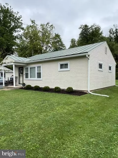101 Main St, Shoemakersville, PA 19555