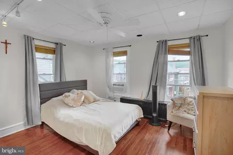 Bedroom - 2524 Grant St, Reading, PA 19606 photo 3 of 4