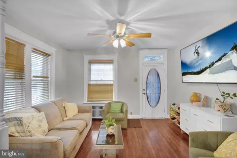 Entry Way - 2524 Grant St, Reading, PA 19606 photo 1 of 4