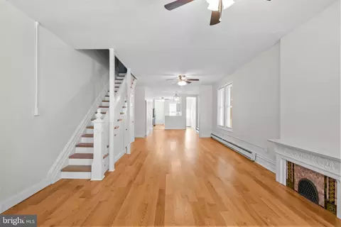Living - 142 Oley St, Reading, PA 19601 photo 5 of 6