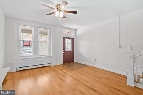 Living - 142 Oley St, Reading, PA 19601 photo 2 of 6