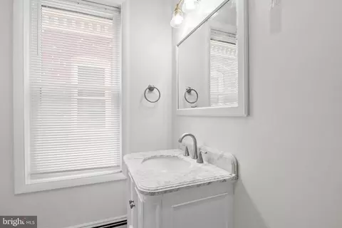 Bath - 142 Oley St, Reading, PA 19601 photo 1 of 2