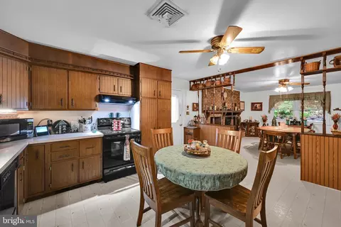 Kitchen - 404 Hill Cir, Reading, PA 19607 photo 1 of 2