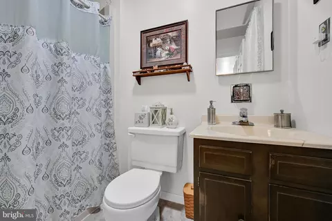 Bath - 404 Hill Cir, Reading, PA 19607 photo 1 of 2