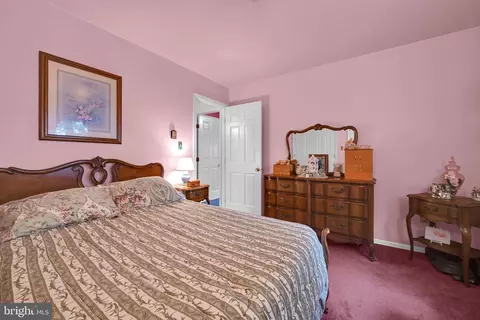 Bedroom - 404 Hill Cir, Reading, PA 19607 photo 4 of 4
