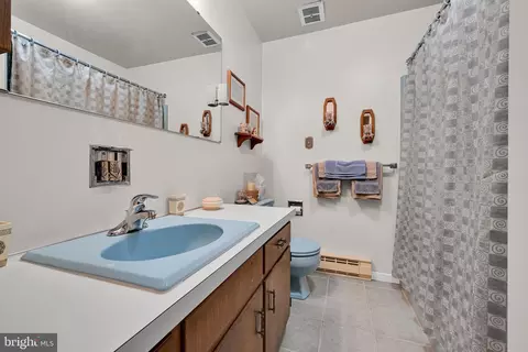 Bath - 404 Hill Cir, Reading, PA 19607 photo 2 of 2