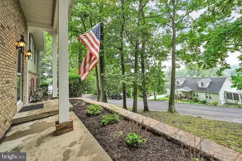 Exterior - 404 Hill Cir, Reading, PA 19607 photo 2 of 4