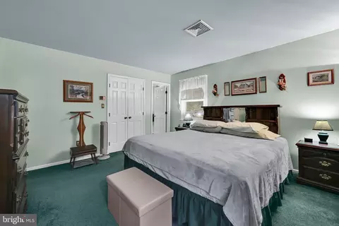 Bedroom - 404 Hill Cir, Reading, PA 19607 photo 2 of 4