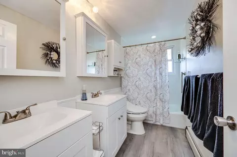 Bath - 1819 Liberty Ave, Reading, PA 19607 photo 1 of 1