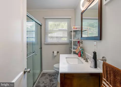 Bath - 109 Gerald Ave, Reading, PA 19607 photo 1 of 2
