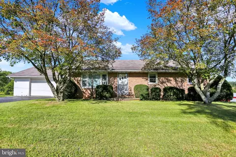 1365 Centerport Rd, Mohrsville, PA 19541