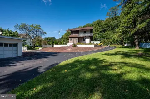 Exterior - 900 Morgantown Rd, Reading, PA 19607 photo 8 of 12