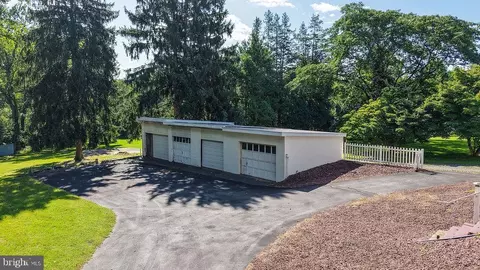 Exterior - 900 Morgantown Rd, Reading, PA 19607 photo 5 of 12