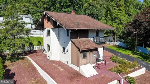 Exterior - 900 Morgantown Rd, Reading, PA 19607 photo 3 of 12