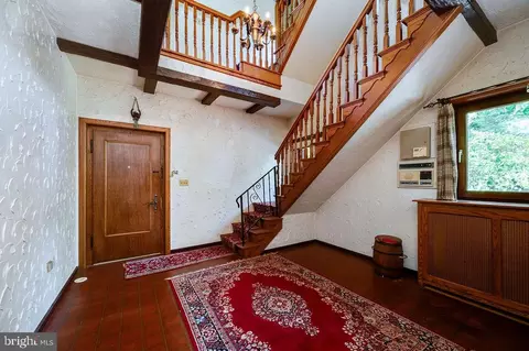 Entry Way - 900 Morgantown Rd, Reading, PA 19607 photo 1 of 3