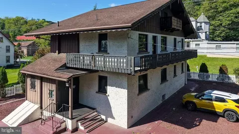 Exterior - 900 Morgantown Rd, Reading, PA 19607 photo 4 of 12