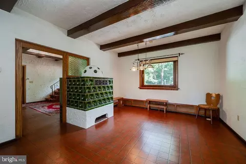 Dining - 900 Morgantown Rd, Reading, PA 19607 photo 1 of 2