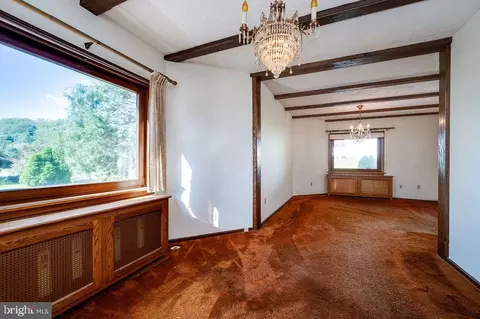 Living - 900 Morgantown Rd, Reading, PA 19607 photo 1 of 2