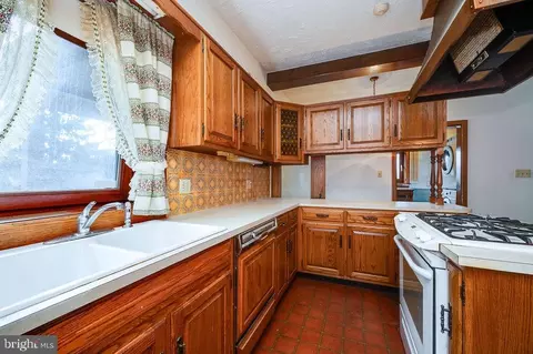 Kitchen - 900 Morgantown Rd, Reading, PA 19607 photo 3 of 3